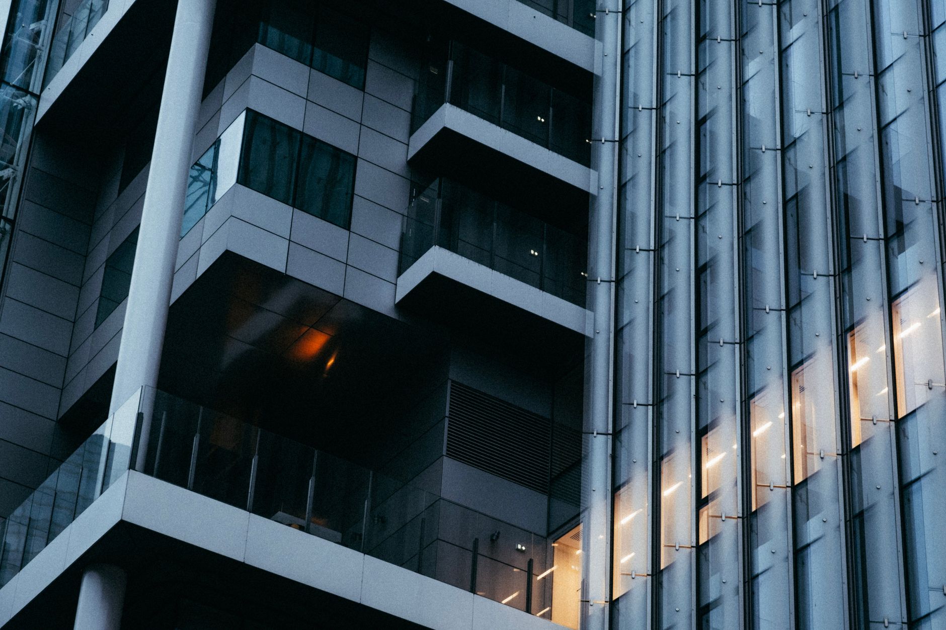 Thomson Reuters Corp (TRI.TO) Faces 2.5% Decline Over the Week Amid Share Consolidation News