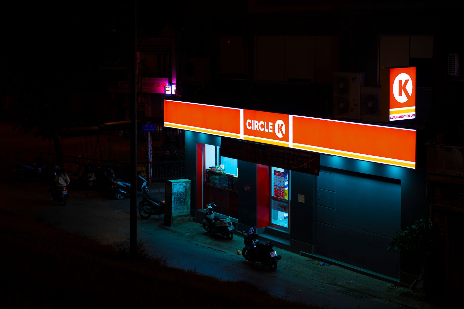 Why Alimentation Couchen Tard Inc A stock is tanking today