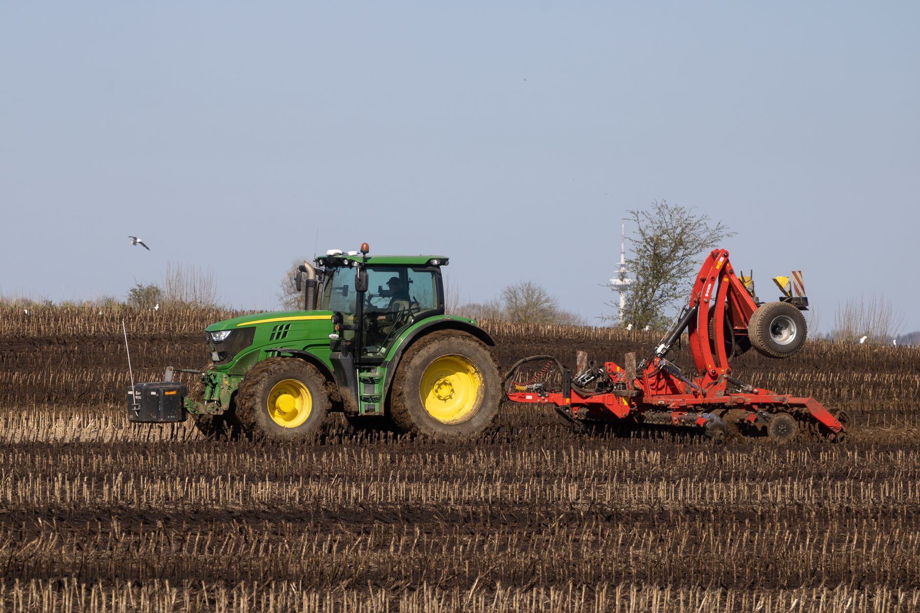 Why Ag Growth International Inc stock is gaining today