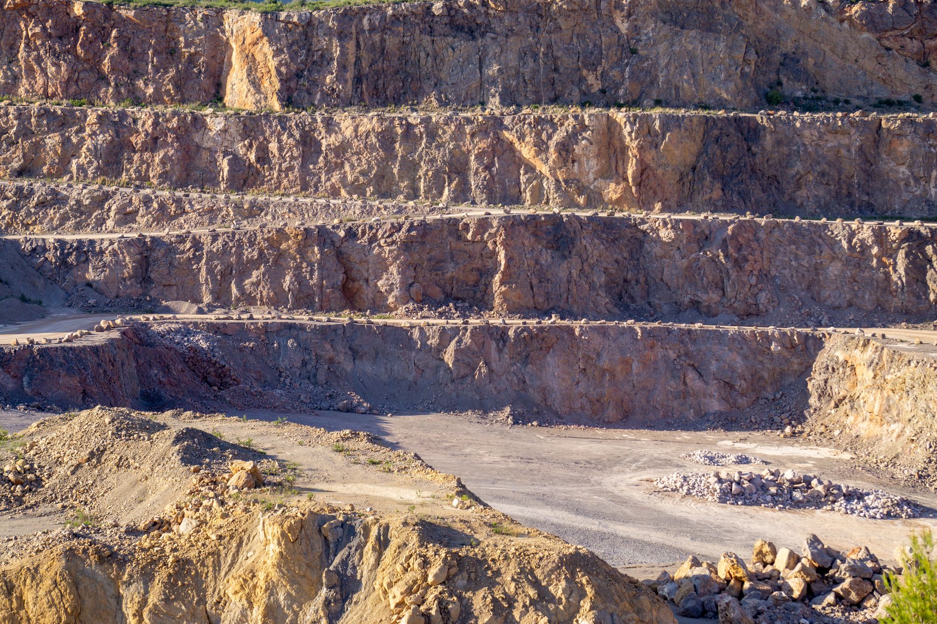 Why Slam Exploration Ltd. stock plummeted yesterday