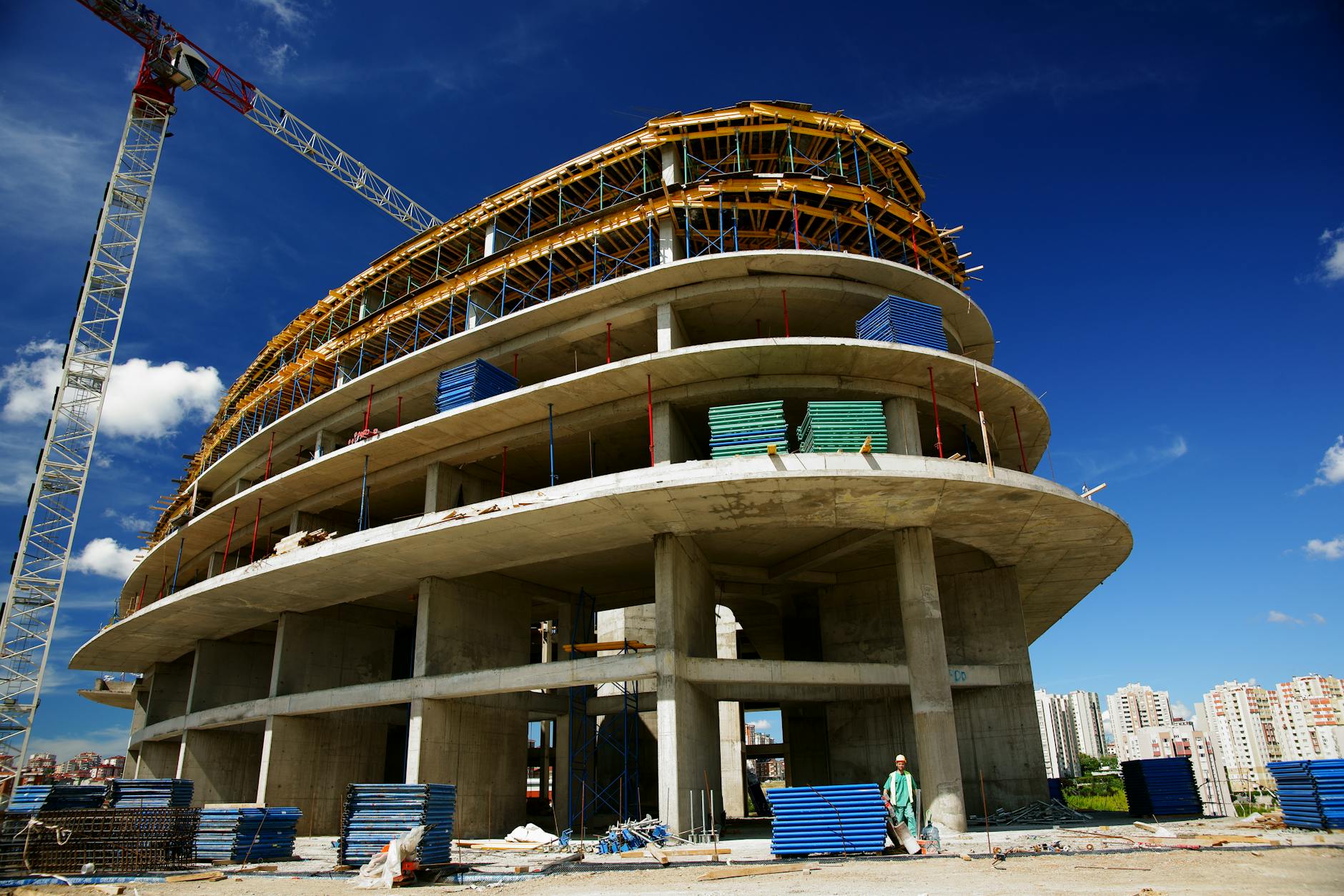 Bird Construction Inc. (BDT.TO) Slides 3.5% in Last Session — What’s Behind the Decline?