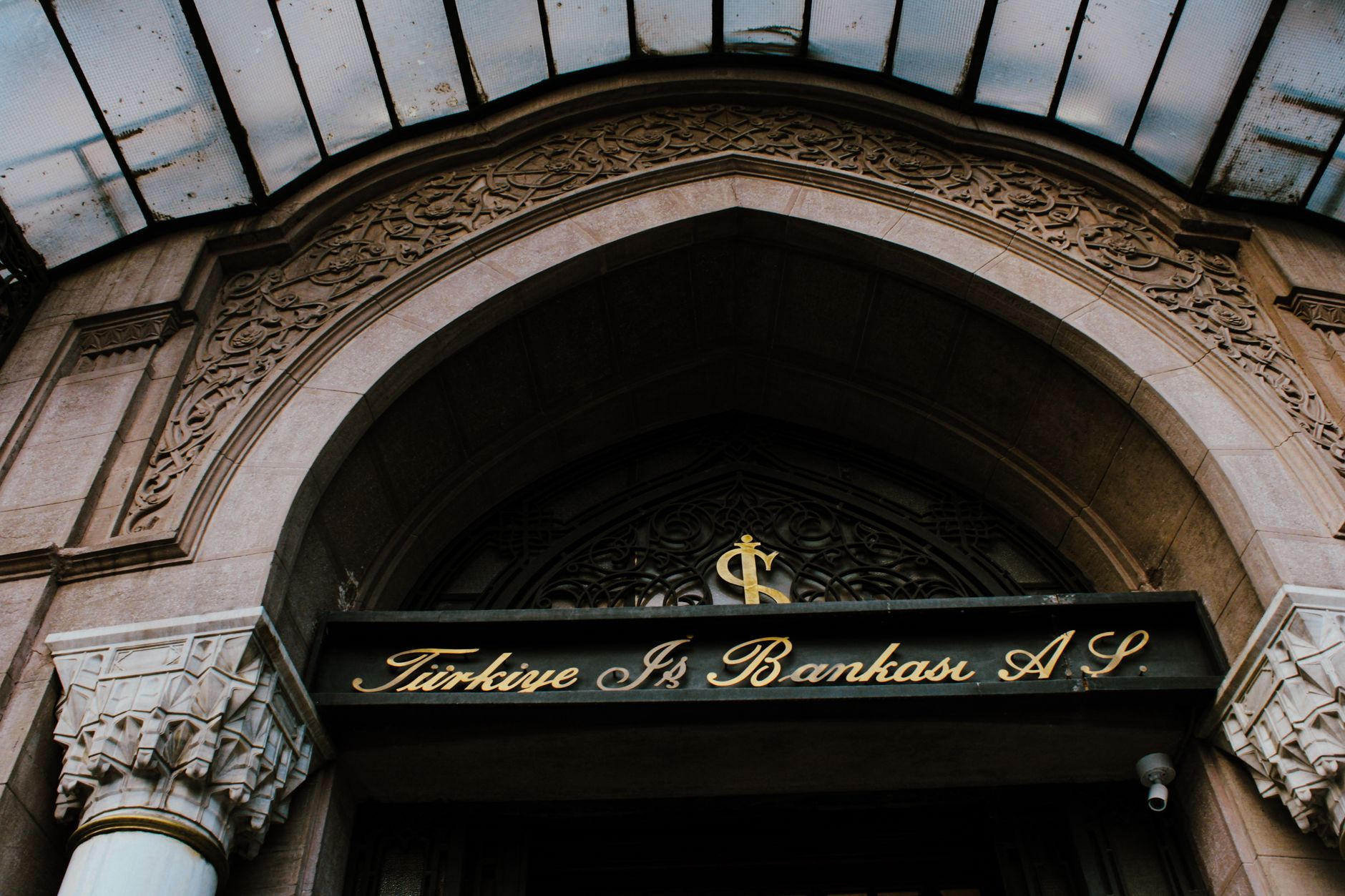 Why Bank of Nova Scotia stock is tanking today