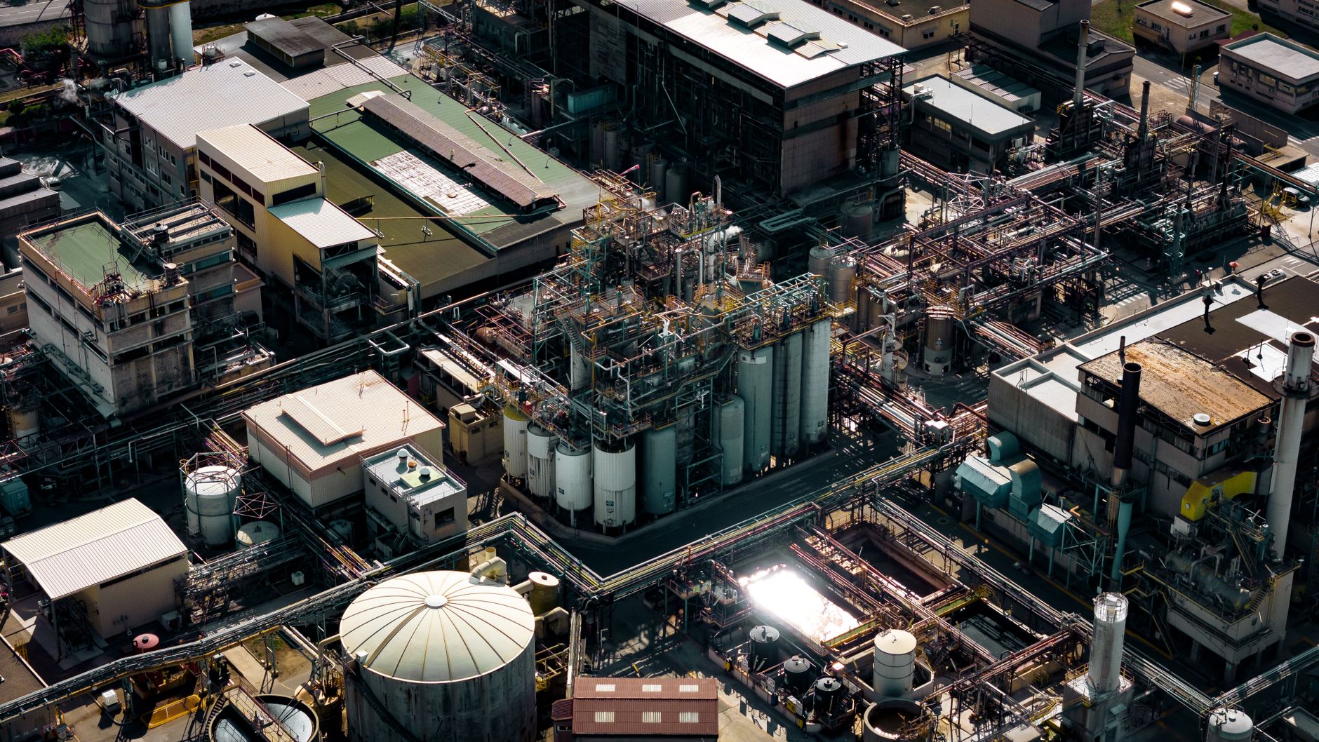 What's Going On With Chemtrade Logistics Income Fund Stock Tuesday?