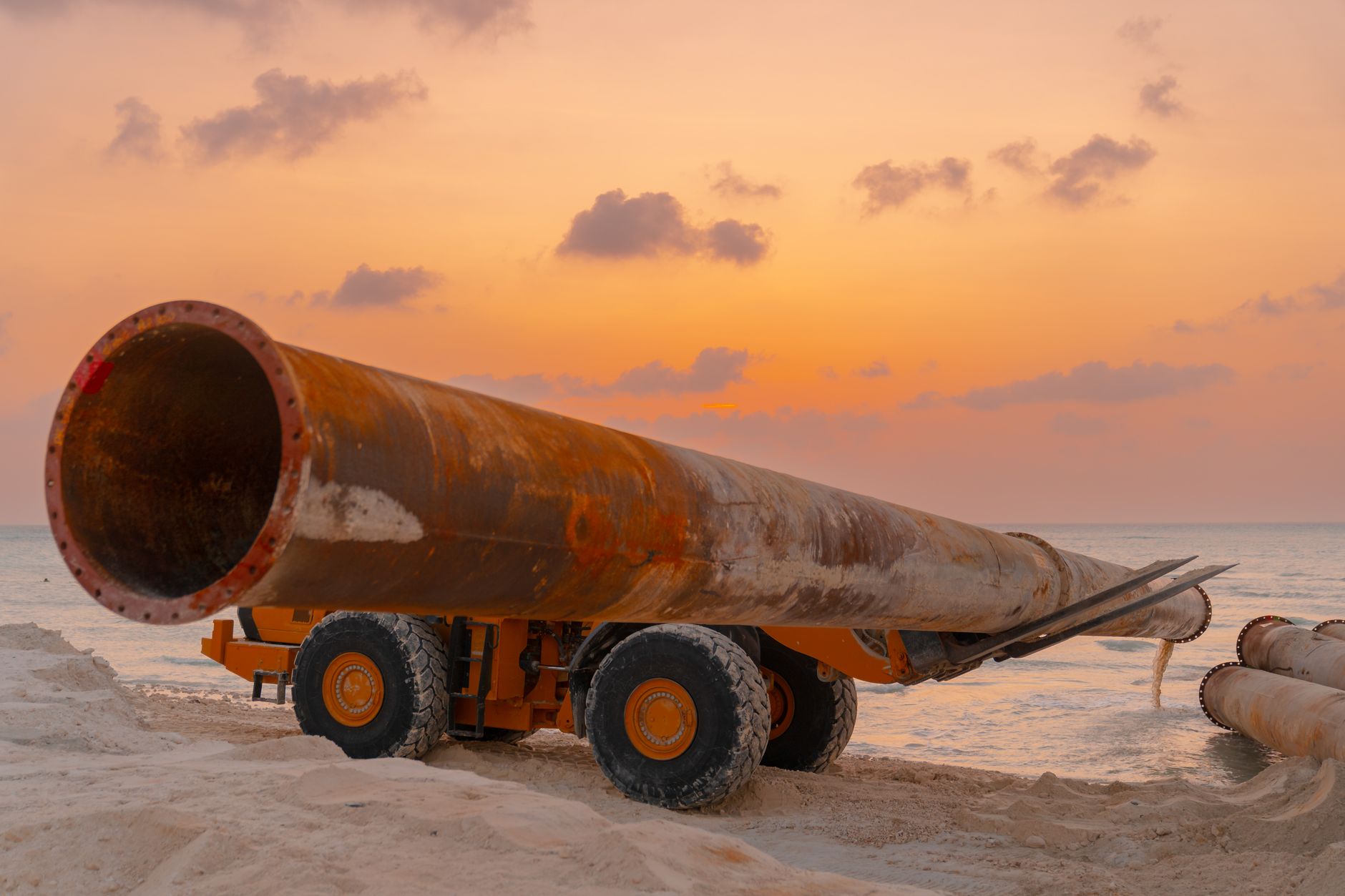 Canadian Utilities Limited (CU.TO) Rises 5% This Week on Pipeline Project Approval
