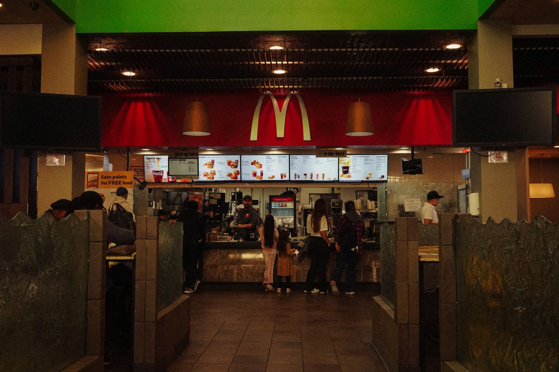 What's Going On With MTY Food Group Inc Stock Thursday?