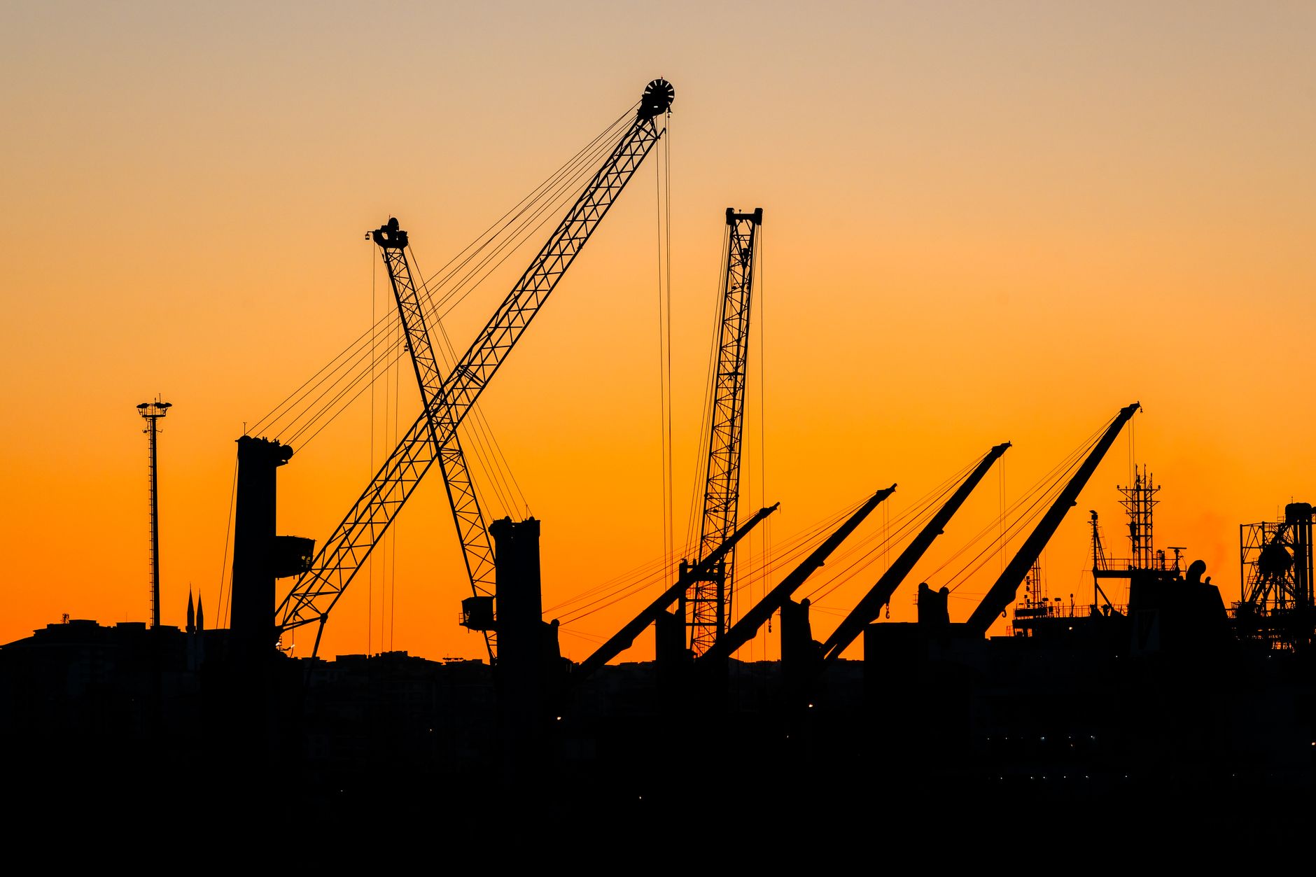 Ferrovial Stock Fair Value Edges Lower As Analysts Reassess I24 Risk
