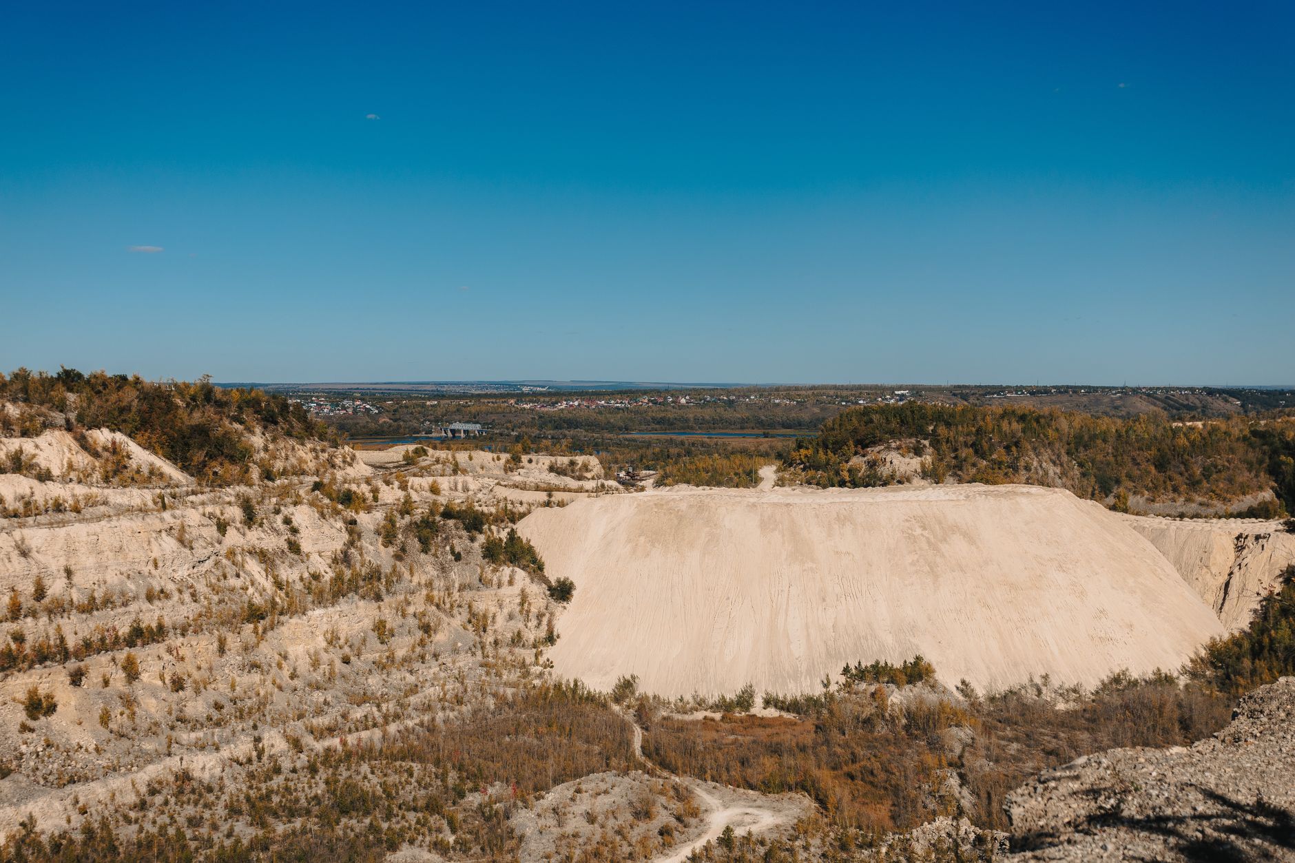 What's Going On With Mont Royal Resources Limited. Stock Tuesday?