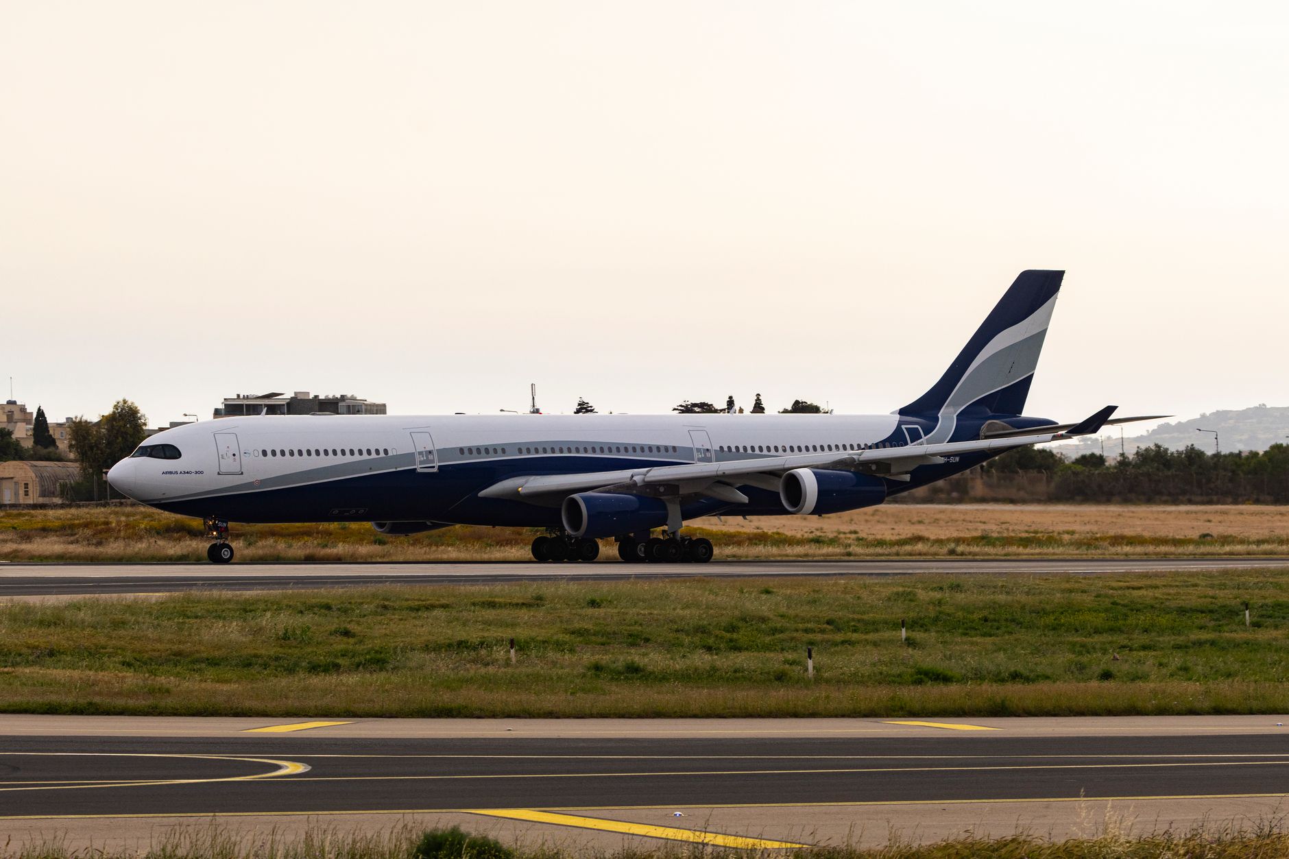 What's Going On With Air Canada Stock Monday?