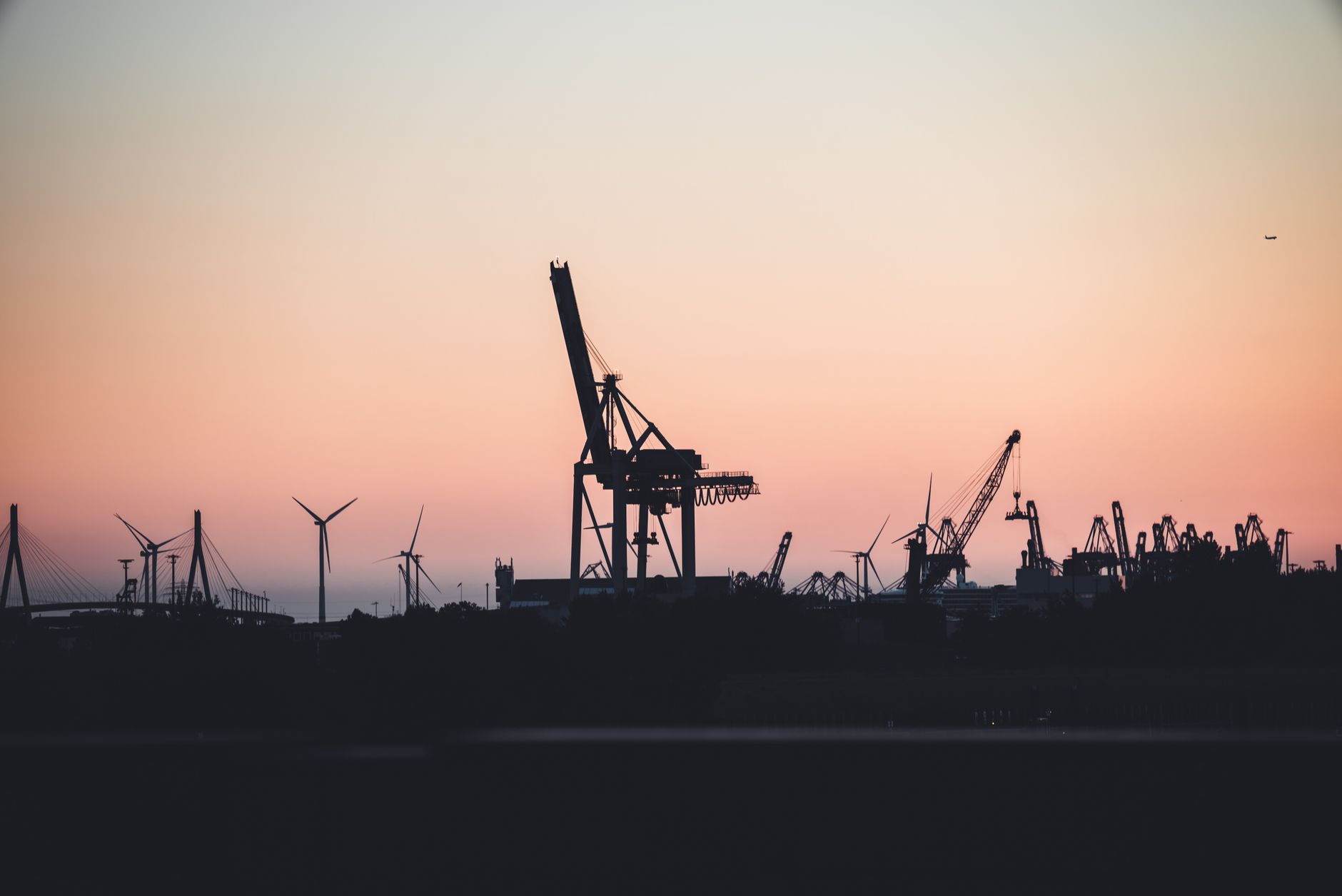 Canada's Current Account Deficit Shrinks: What It Means for Investors