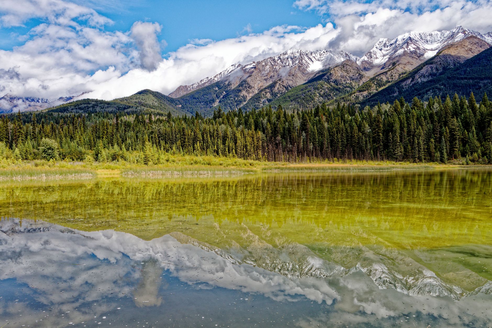 What's Going On With River Road Resources Ltd. Stock Monday?
