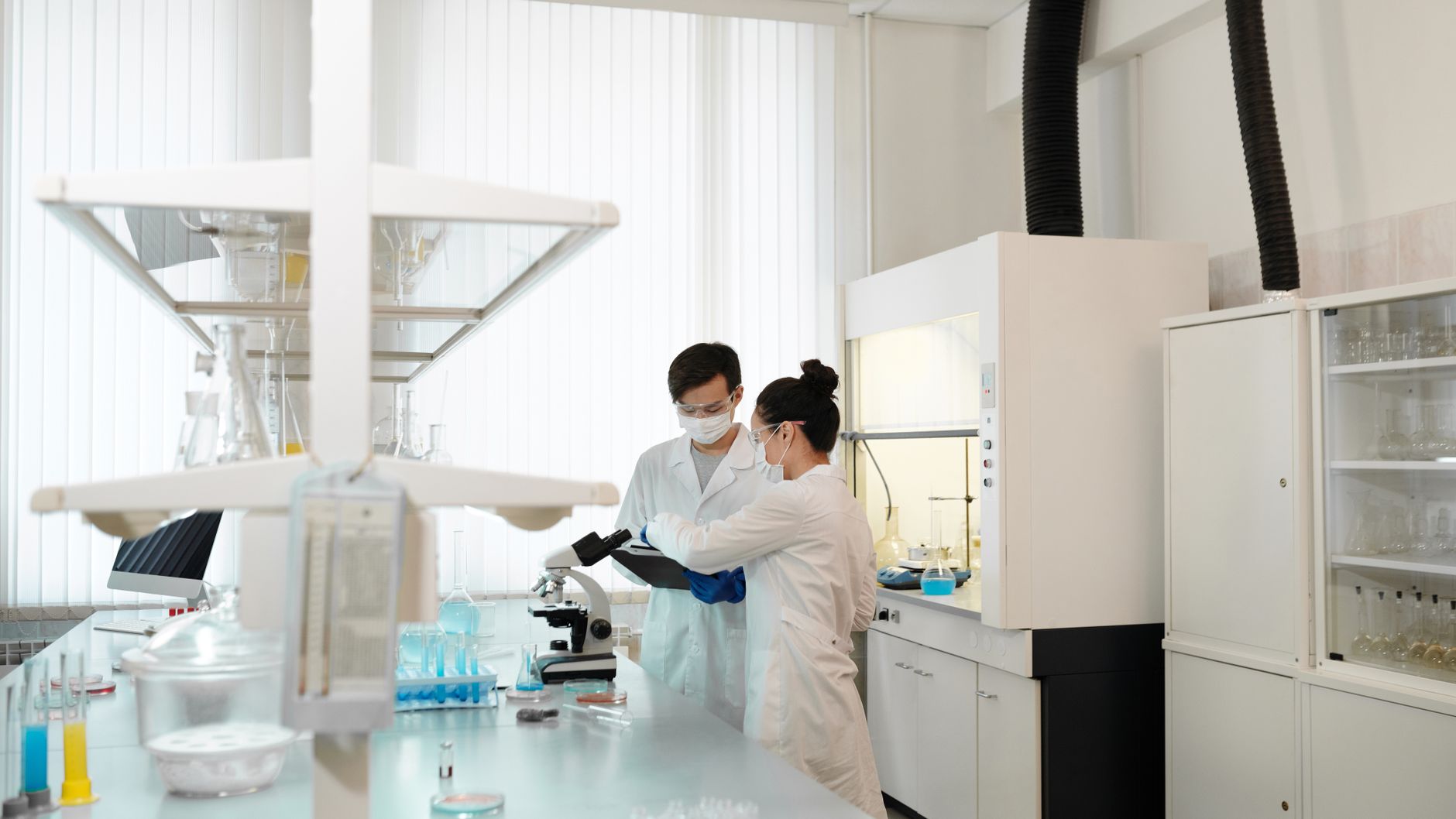 Roche Holding AG (ROG.TO) Surges 4.5% This Week on FDA Review News