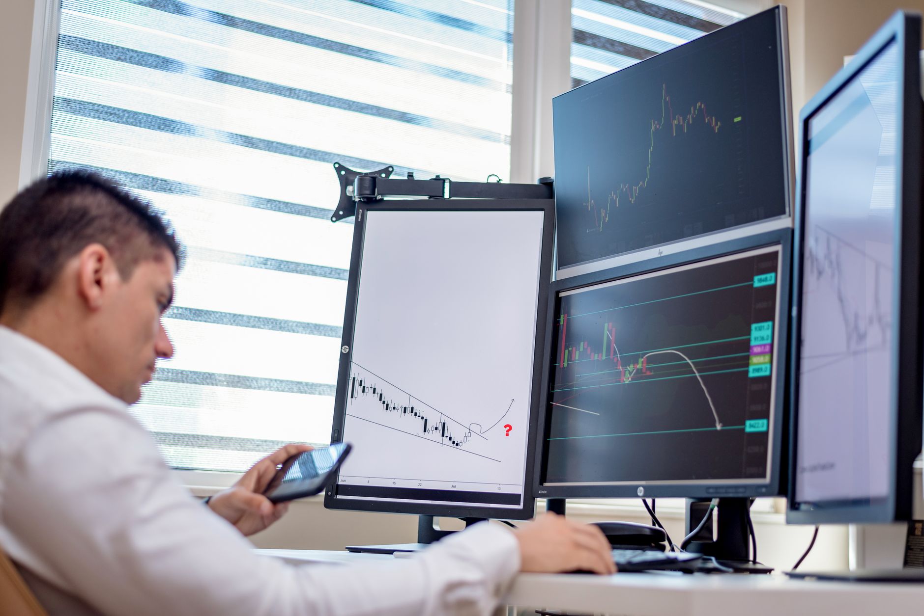 Why BlackBerry Ltd stock is tanking today