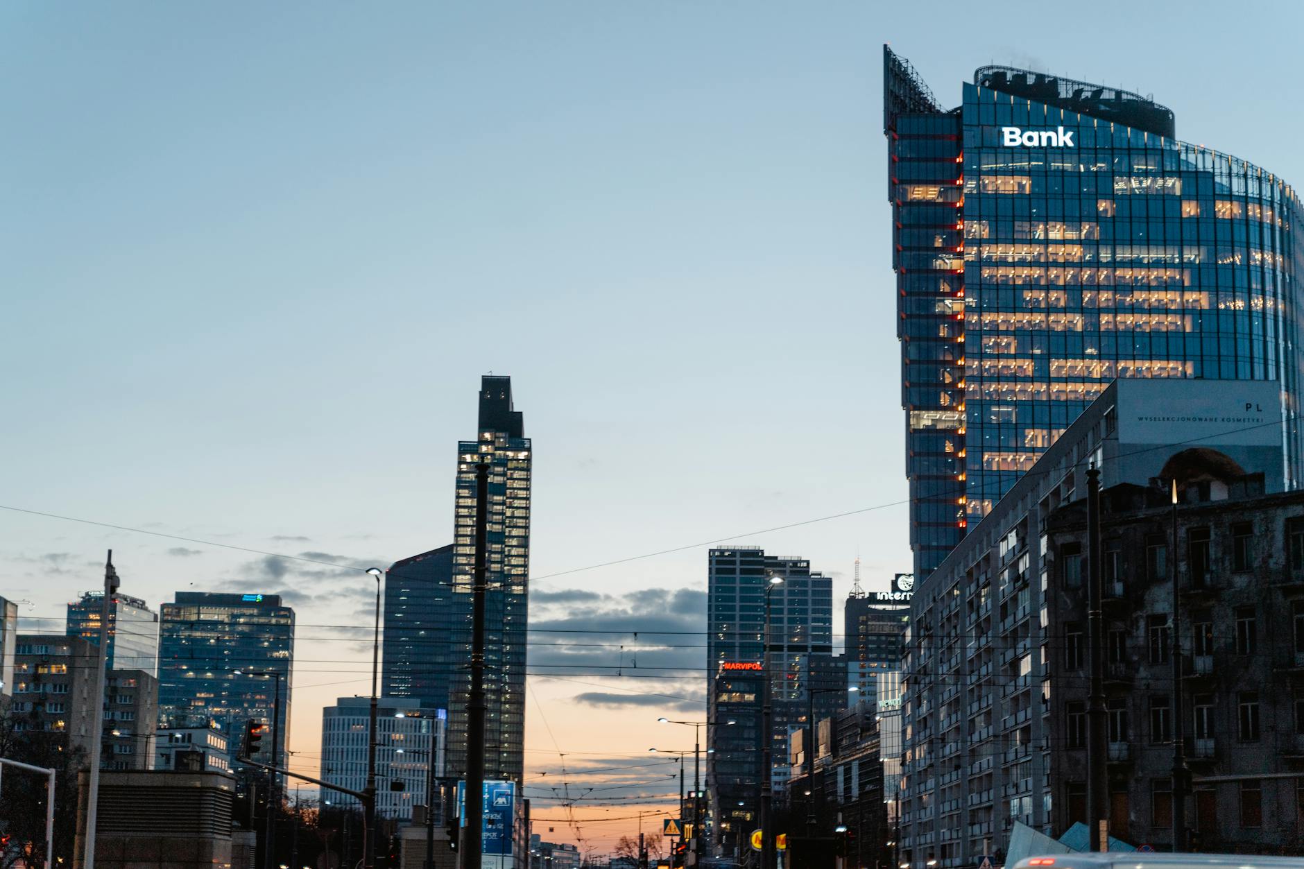 National Bank of Canada: Riding the Trading Rollercoaster