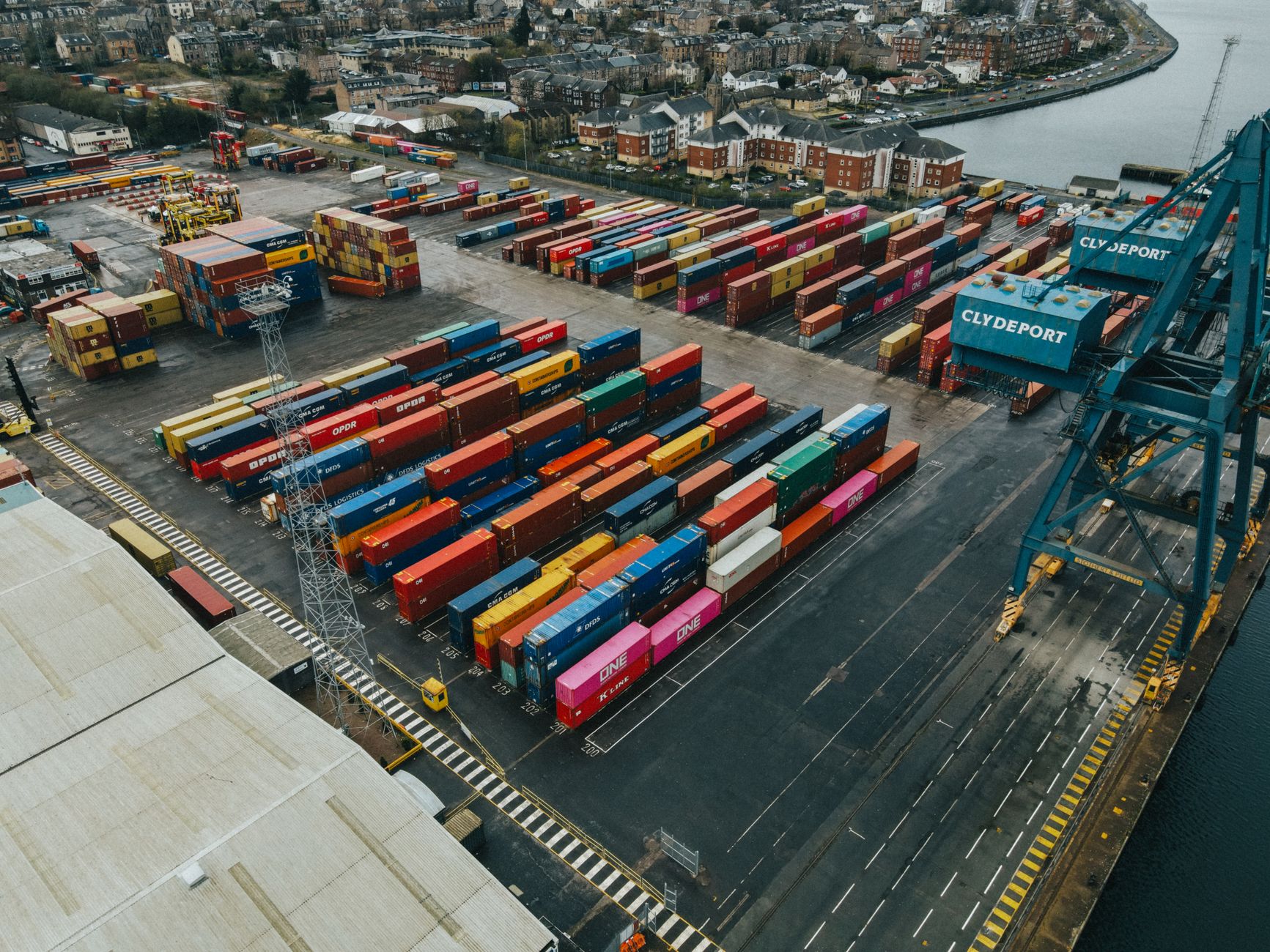 What's Going On With Westshore Terminals Investment Corp Stock Friday?