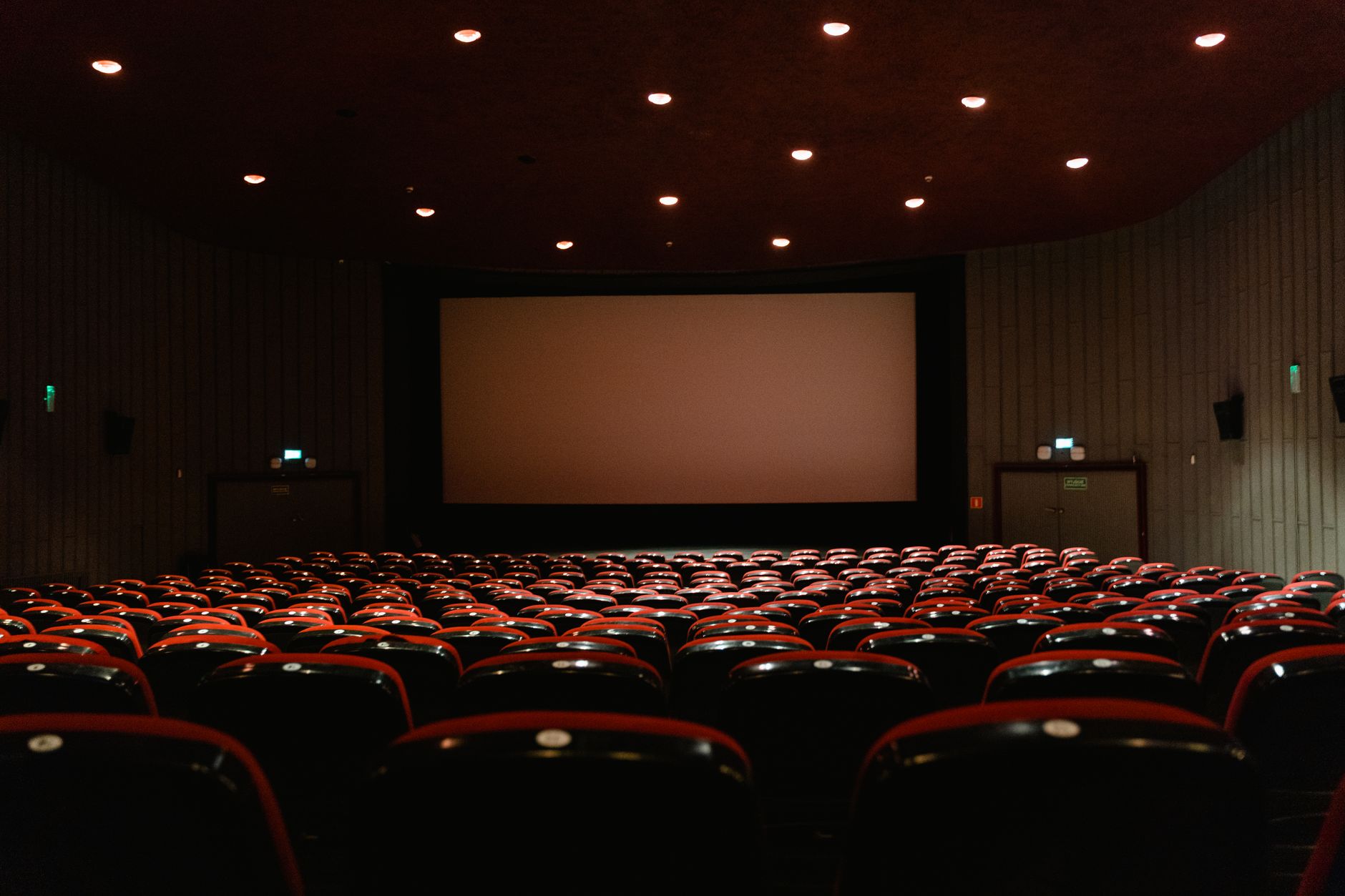 What's Going On With Cineplex Inc. Stock Tuesday?