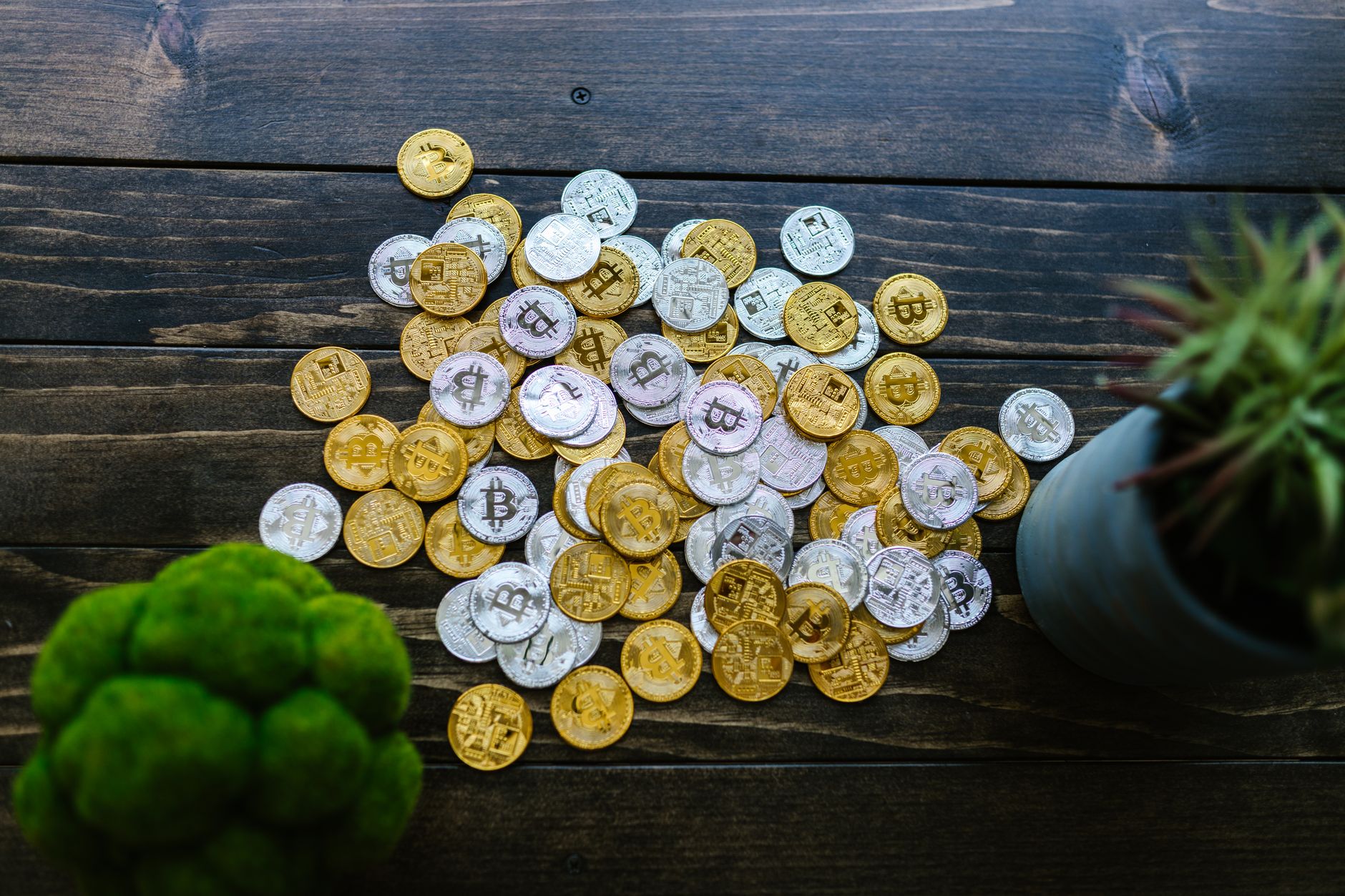 Why Sprott Physical Gold and Silver Trust stock is tanking today
