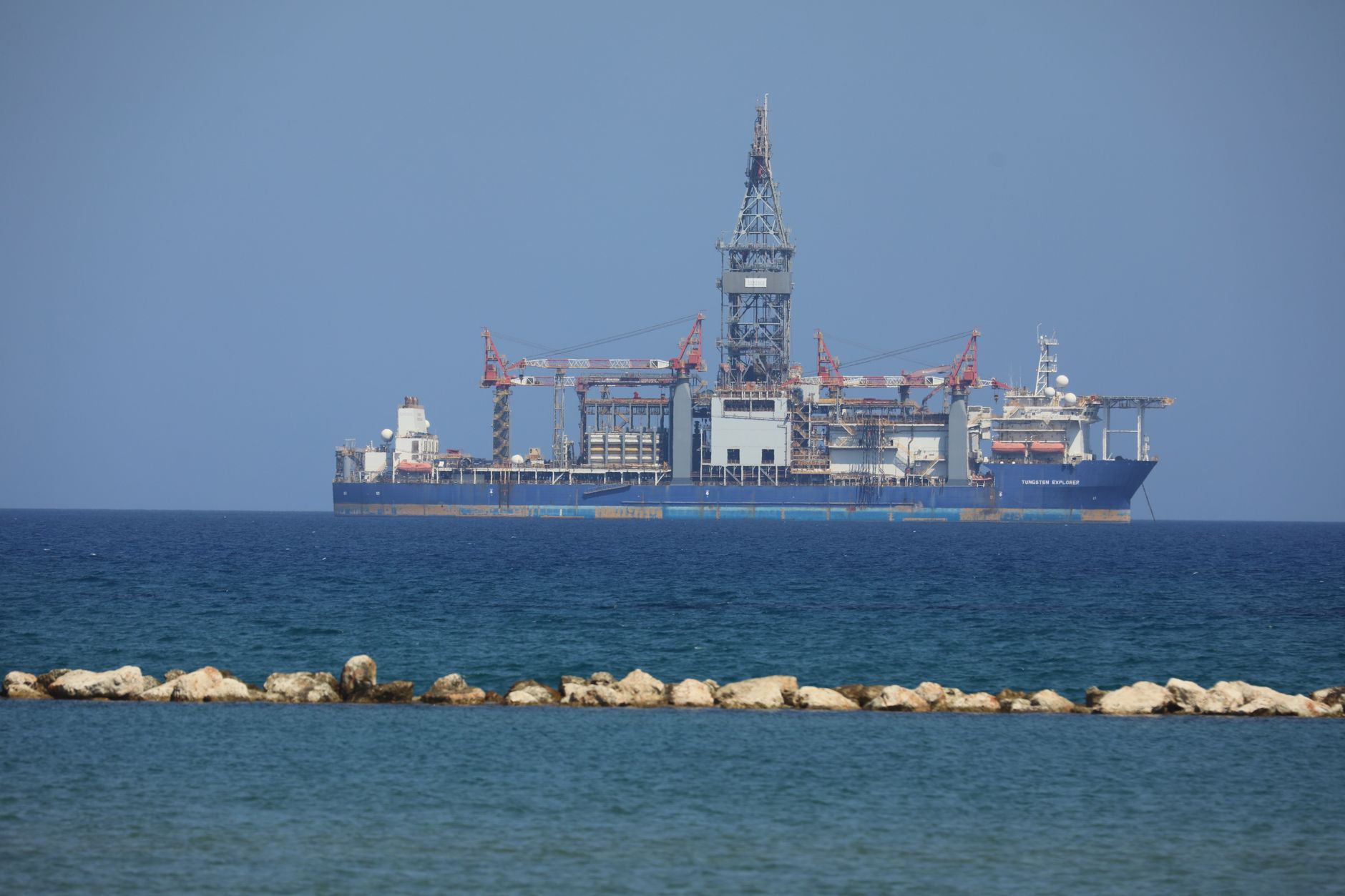 Why Headwater Exploration Inc stock is sliding today