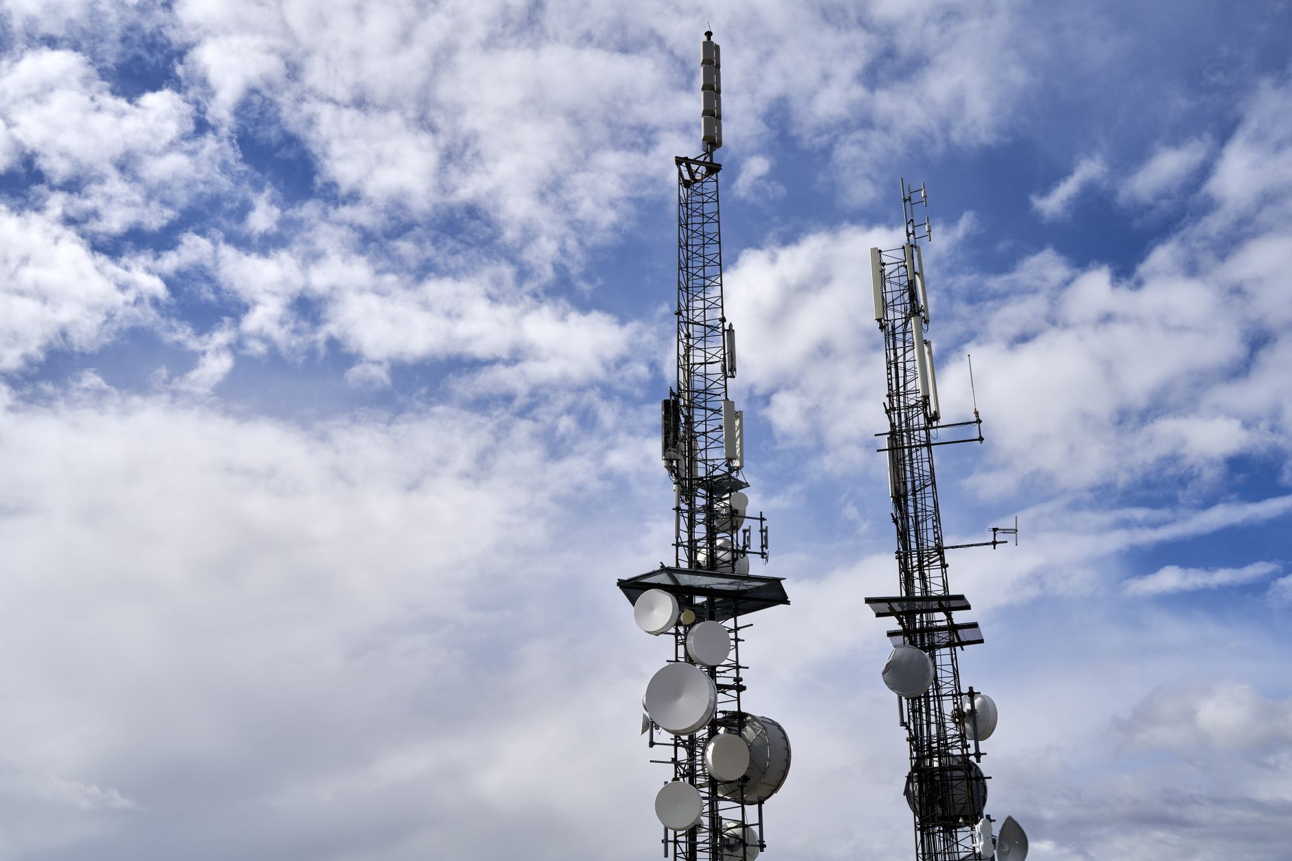 Why Telesat Corp stock is plummeting today