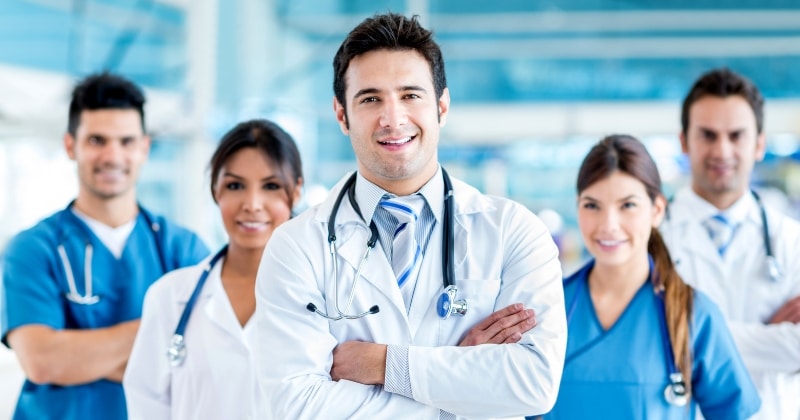 How Much Do Doctors Make In Canada? (2026)