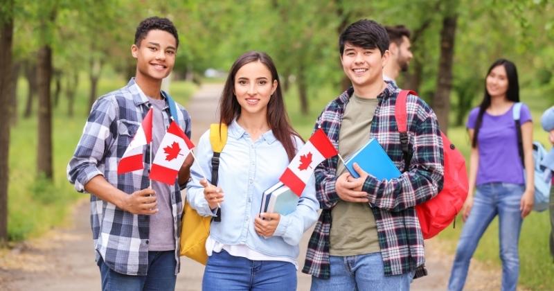 5 Best Banks for International Students in Canada