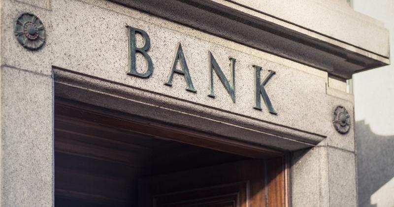 Traditional Banks